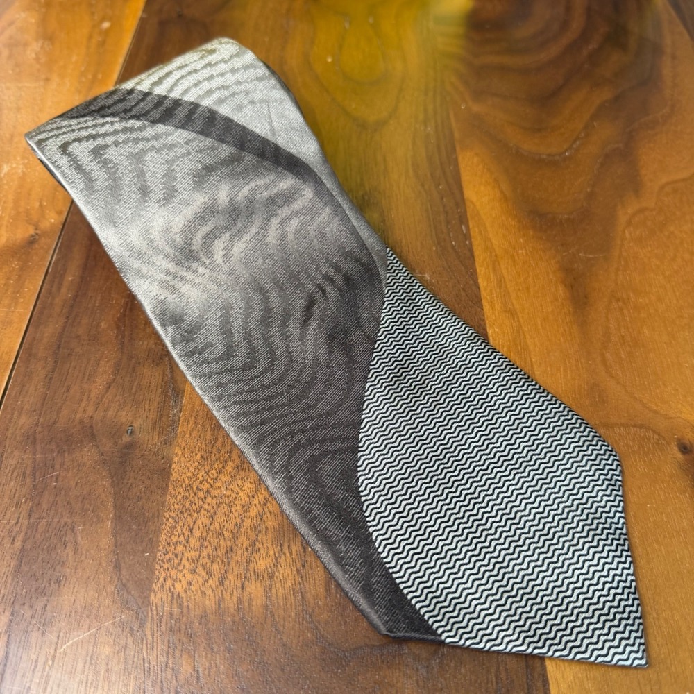 ESSANTE Men's Tie, Abstract, Zig Zag, Silk, Made in USA, Formal, Classic